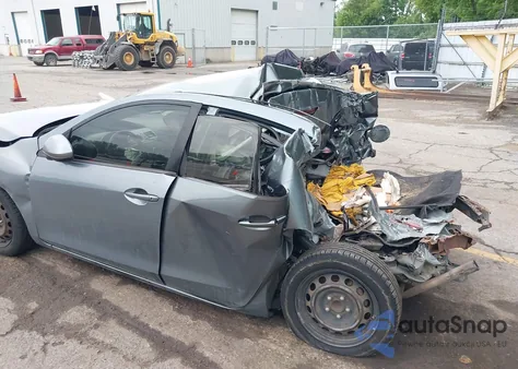 2013 Mazda Mazda3 I Sv z USA, uszkodzony, nr VIN JM1BL1TF6D1743168